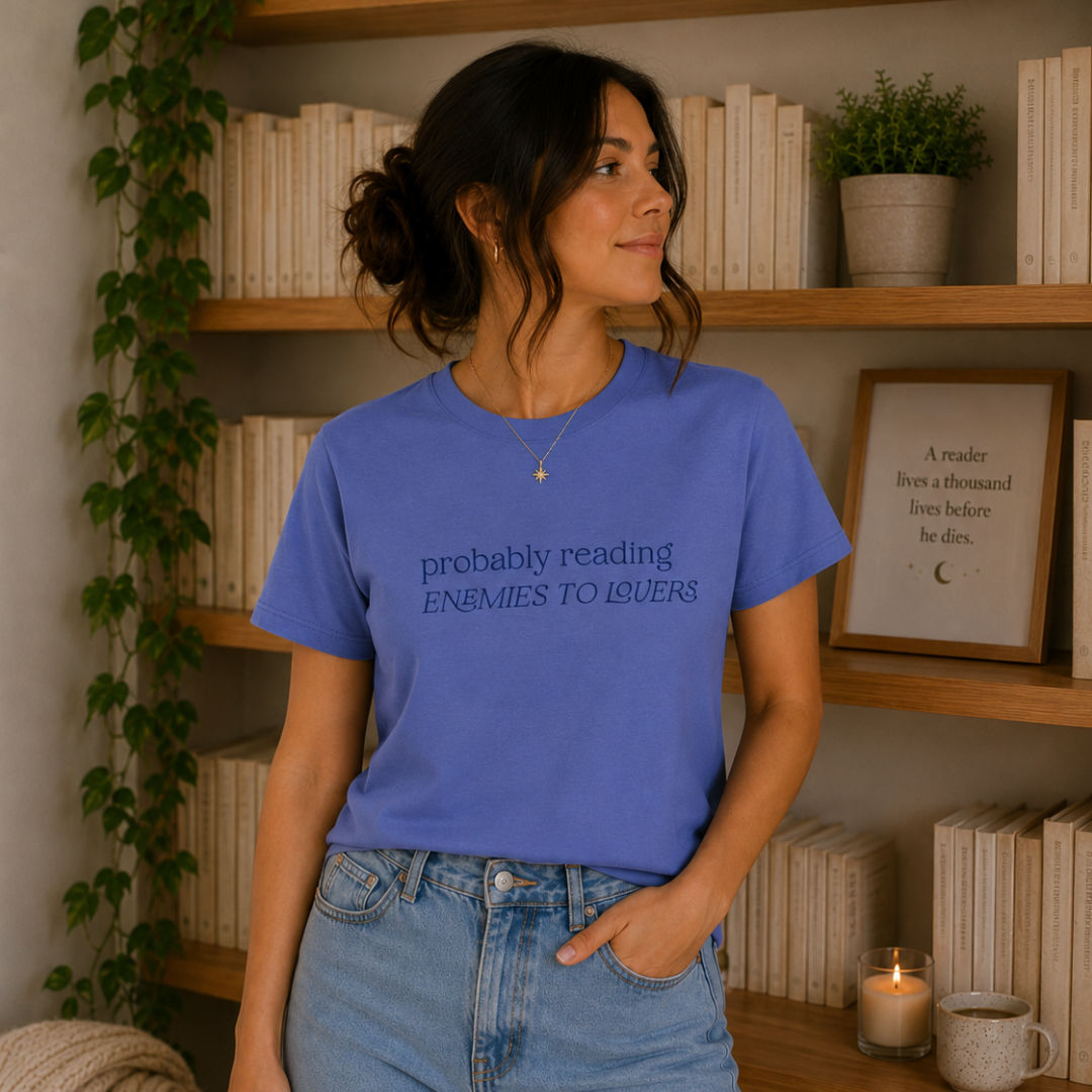 Playera 'Probably Reading Enemies to Lovers'